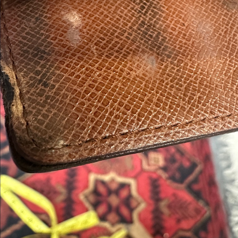 Louis Vuitton Key Pouch-needs some love! - Picture 9 of 9